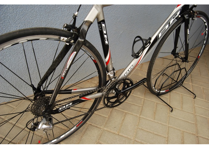 KM bikes - Silniční kolo BH 56CM