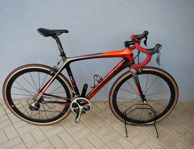 KM Bikes - Kellys URC 90 Carbon 52CM