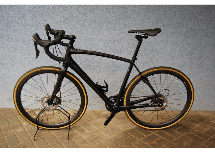 KM bikes - Specialized Roubaix Carbon Disc 56CM