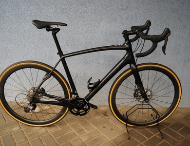 KM Bikes - Specialized Roubaix Carbon Disc 56CM