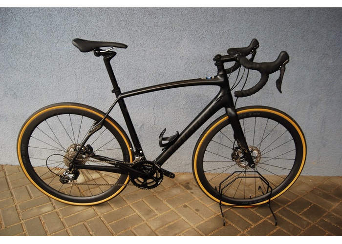KM bikes - Specialized Roubaix Carbon Disc 56CM