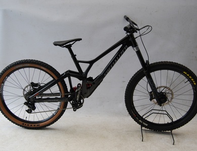 KM Bikes - Specialized Demo Expert 2021 L