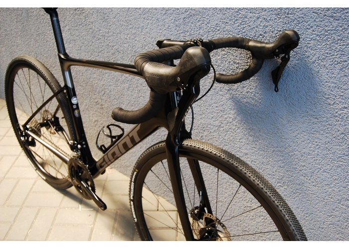 KM bikes - Giant Defy Advanced Disc 56CM