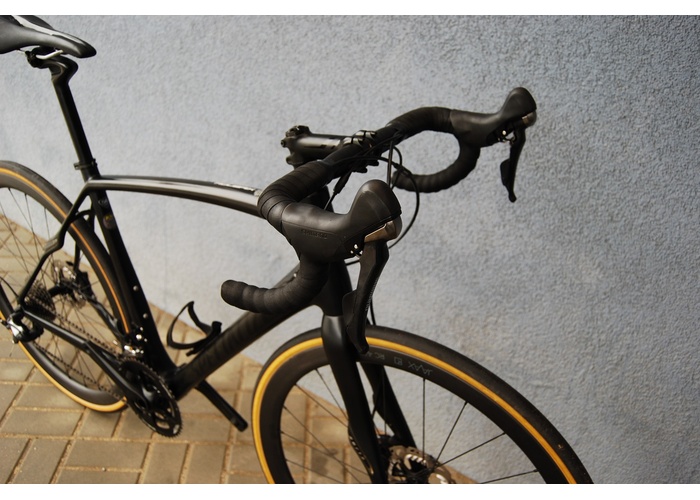 KM bikes - Specialized Roubaix Carbon Disc 56CM