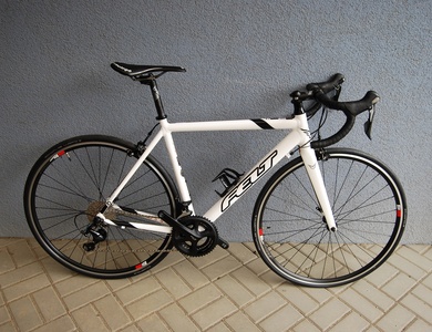 KM Bikes - Silniční kolo Felt 54CM