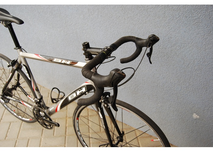 KM bikes - Silniční kolo BH 56CM