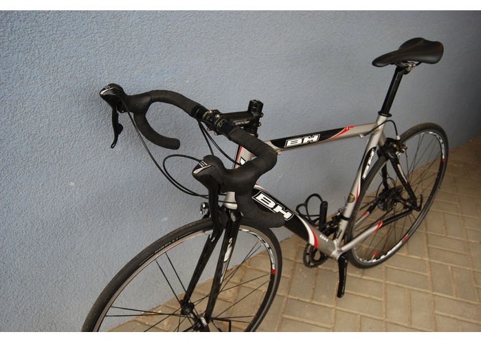 KM bikes - Silniční kolo BH 56CM