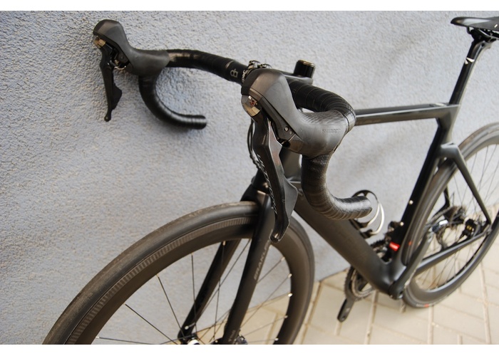 KM bikes - Carrera Erakle Air Disc Carbon 54CM