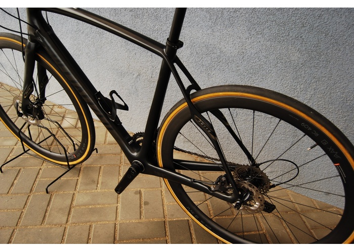 KM bikes - Specialized Roubaix Carbon Disc 56CM